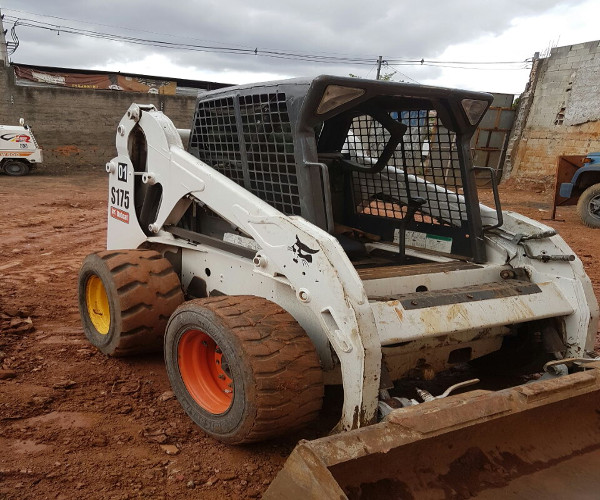 Mini Carregadeira - Bobcat